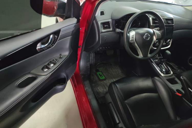 Used Nissan Tiida 2024 1.6L CVT Cool Dynamic Edition Driver Seat