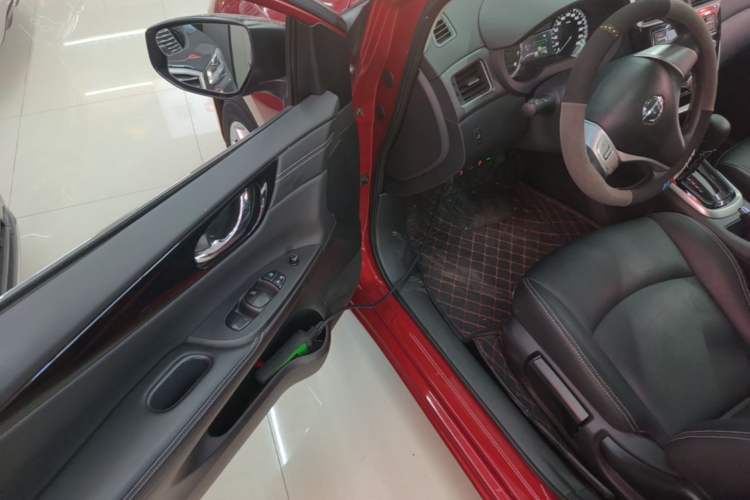 Used Nissan Tiida 2024 1.6L CVT Cool Dynamic Edition Driver Seat