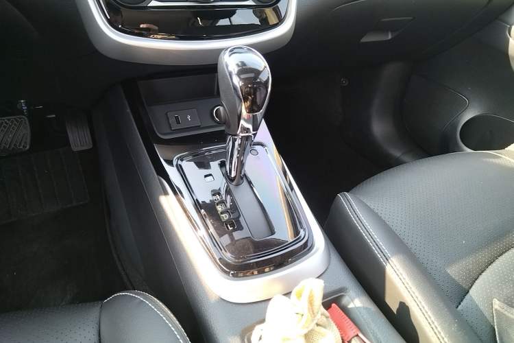 Used Nissan Tiida 2024 1.6L CVT Smart Drive Edition Gear Lever