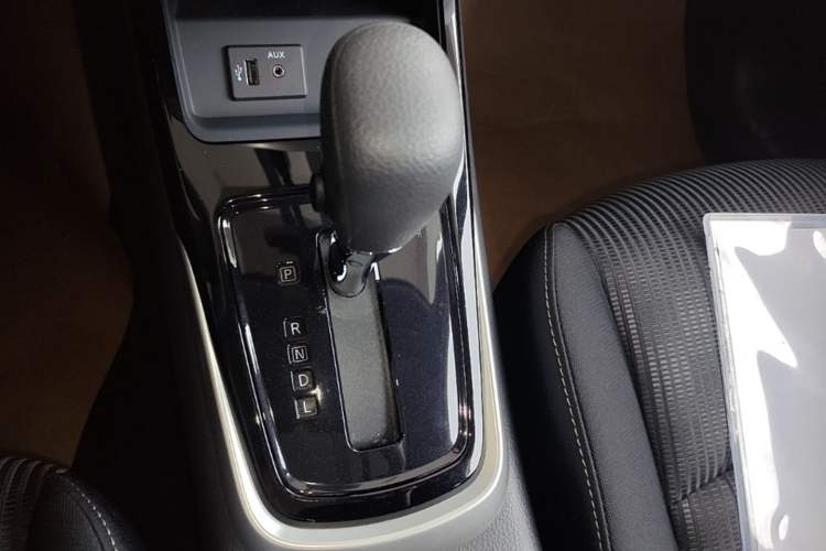 Used Nissan Tiida 2024 1.6L CVT Cool Dynamic Edition Gear Lever