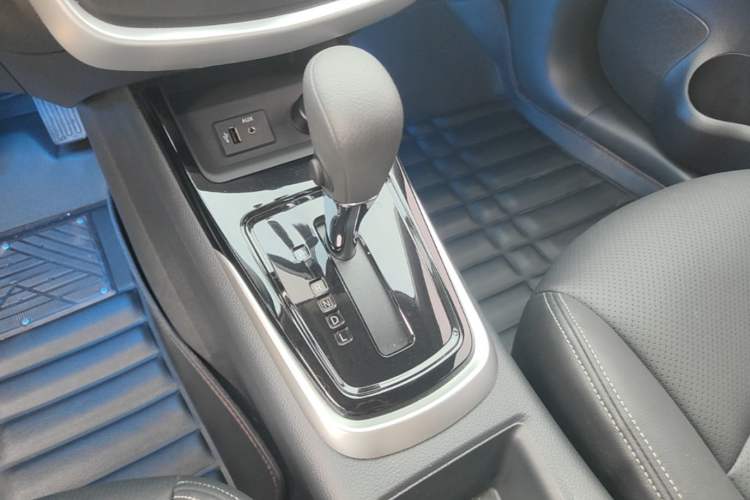 Used Nissan Tiida 2024 1.6L CVT Cool Dynamic Edition Gear Lever