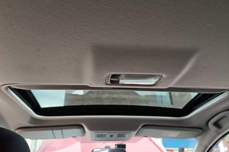 Used Nissan Tiida 2024 1.6L CVT Cool Dynamic Edition Headliner