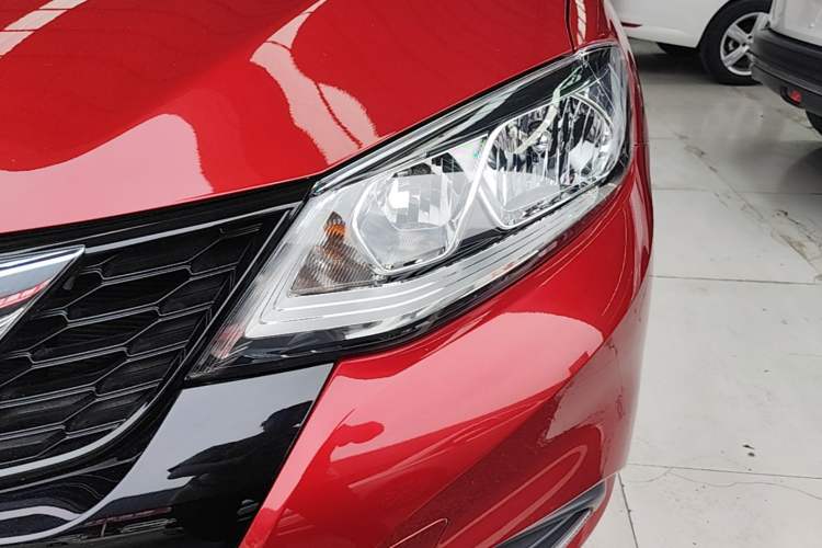 Used Nissan Tiida 2024 1.6L CVT Cool Dynamic Edition Left Front Headlight