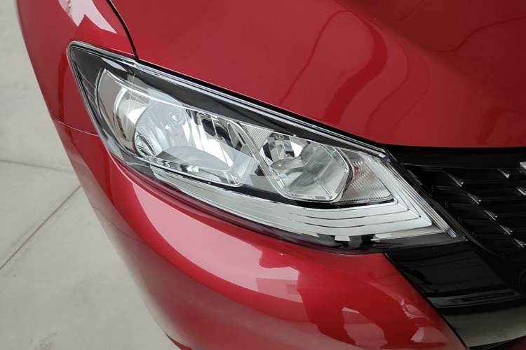 Used Nissan Tiida 2024 1.6L CVT Cool Dynamic Edition Right Front Headlight