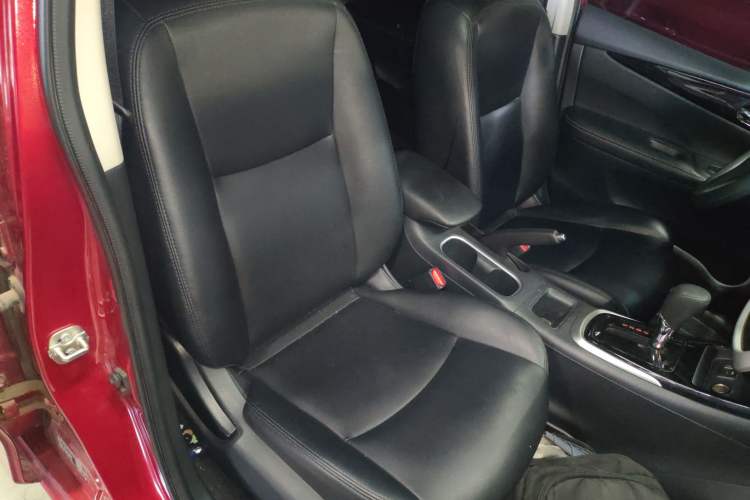 Used Nissan Tiida 2024 1.6L CVT Cool Dynamic Edition Right Front Seat