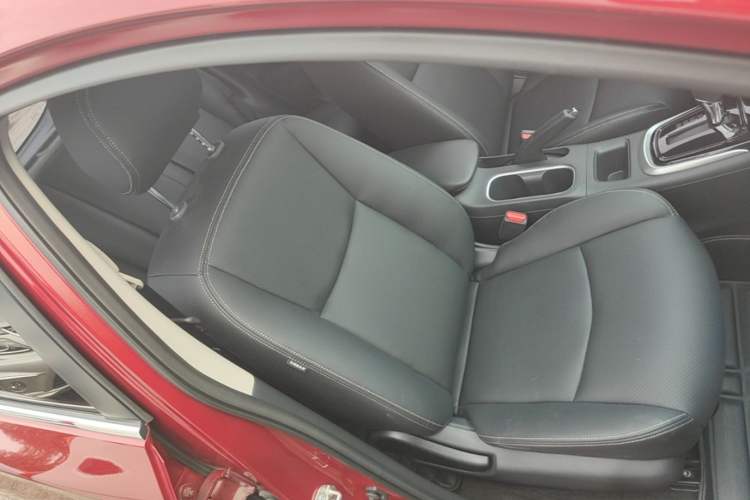 Used Nissan Tiida 2024 1.6L CVT Cool Dynamic Edition Right Front Seat