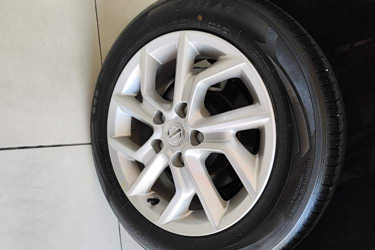 Used Nissan Tiida 2024 1.6L CVT Cool Dynamic Edition Right Rear Wheel Hub
