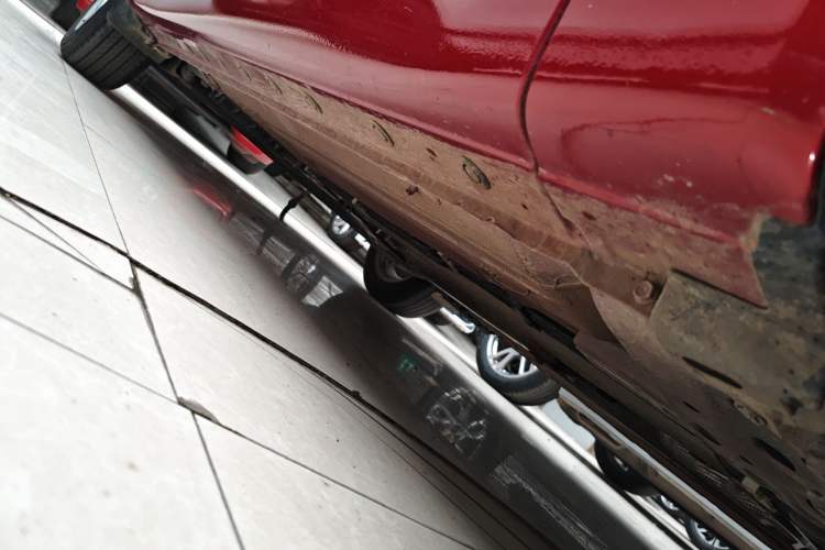 Used Nissan Tiida 2024 1.6L CVT Cool Dynamic Edition Right Side Sill