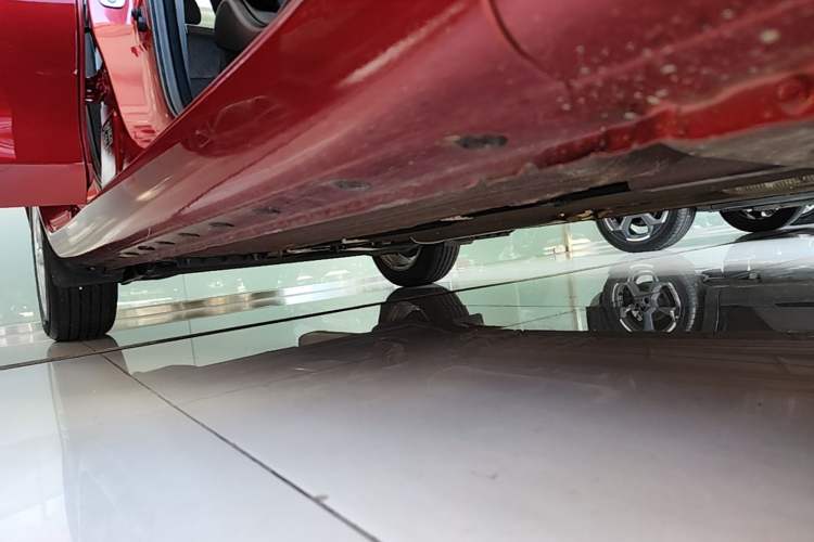 Used Nissan Tiida 2024 1.6L CVT Cool Dynamic Edition Right Side Sill