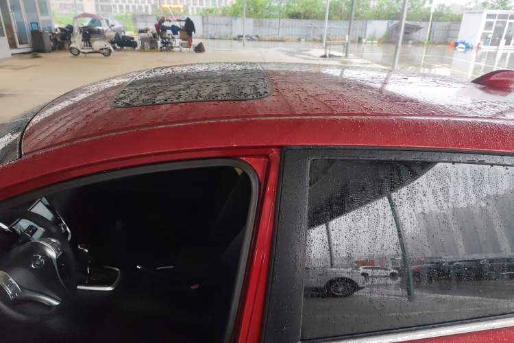 Used Nissan Tiida 2024 1.6L CVT Smart Drive Edition Roof