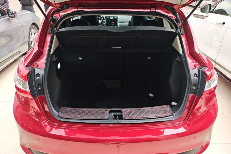 Used Nissan Tiida 2024 1.6L CVT Cool Dynamic Edition Trunk