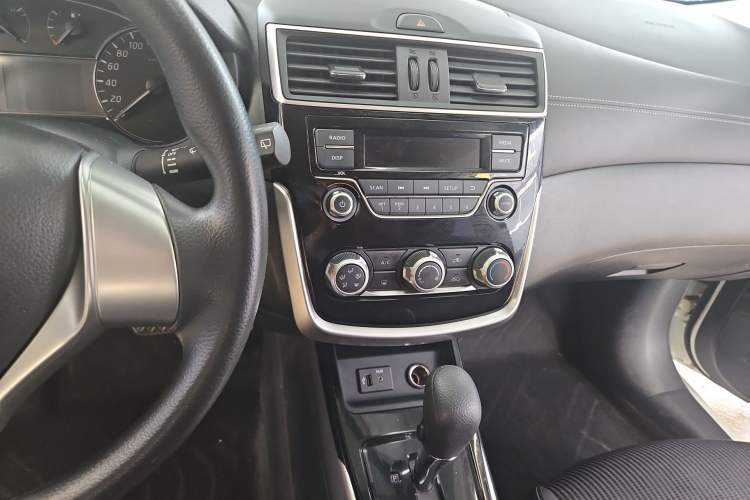 Used Nissan Tiida 2024 1.6L CVT Cool Dynamic Edition Audio And AC Panel