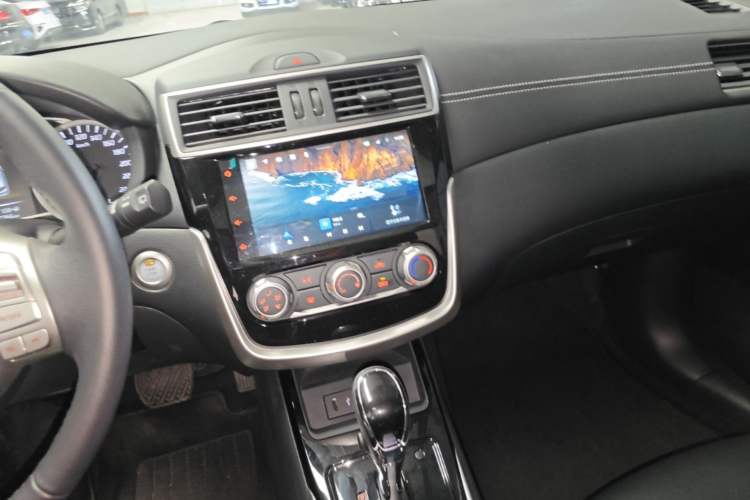 Used Nissan Tiida 2024 1.6L CVT Smart Drive Edition Audio And AC Panel