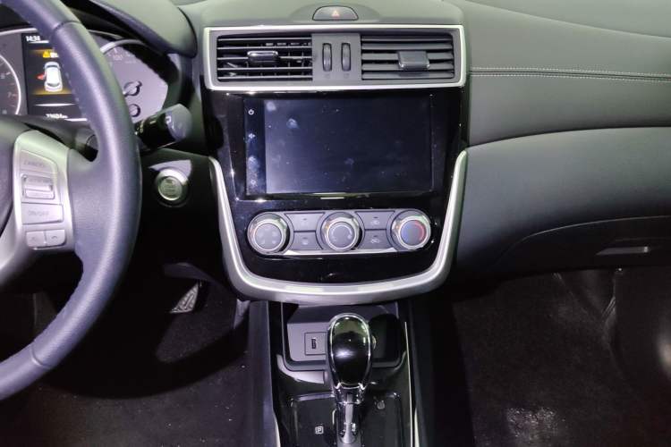 Used Nissan Tiida 2024 1.6L CVT Smart Drive Edition Audio And AC Panel