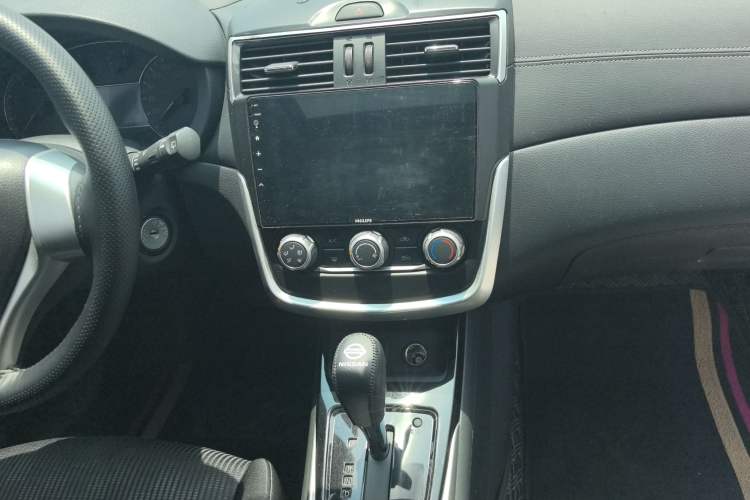 Used Nissan Tiida 2024 1.6L CVT Cool Dynamic Edition Audio And AC Panel