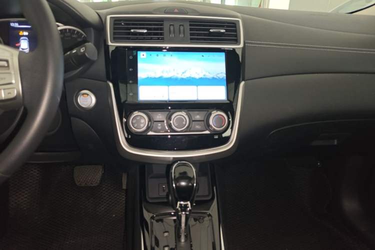 Used Nissan Tiida 2024 1.6L CVT Smart Drive Edition Audio And AC Panel