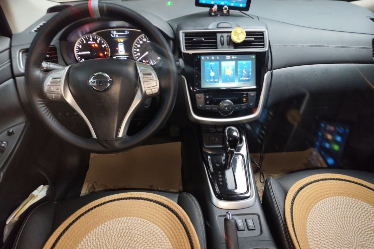 Used Nissan Tiida 2024 1.6L CVT ZhiZun Edition Center Console