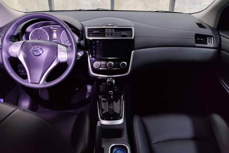 Used Nissan Tiida 2024 1.6L CVT Smart Drive Edition Center Console