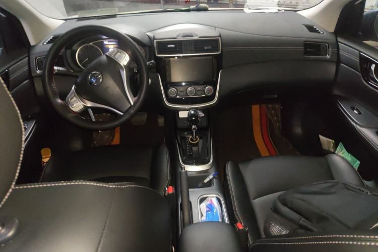 Used Nissan Tiida 2024 1.6L CVT Smart Drive Edition Center Console