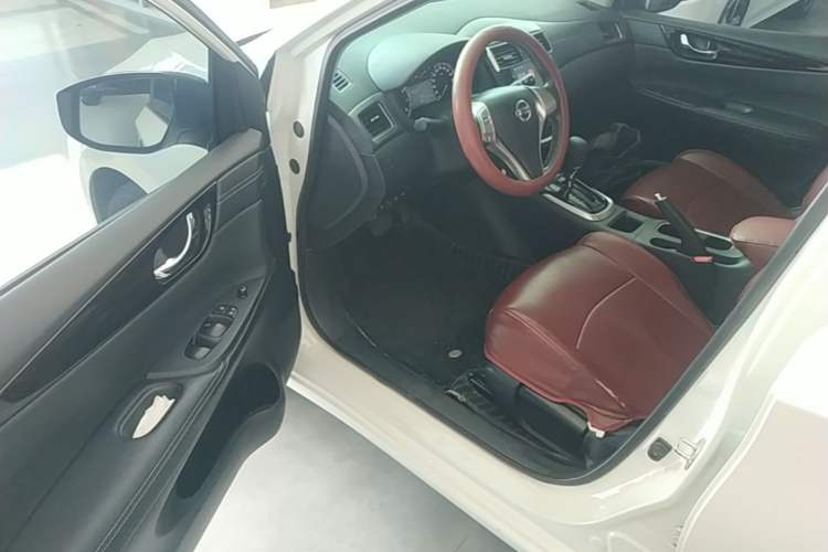 Used Nissan Tiida 2024 1.6L CVT Cool Dynamic Edition Driver Seat