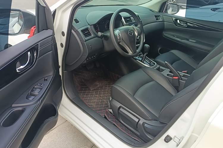 Used Nissan Tiida 2024 1.6L CVT Cool Dynamic Edition Driver Seat