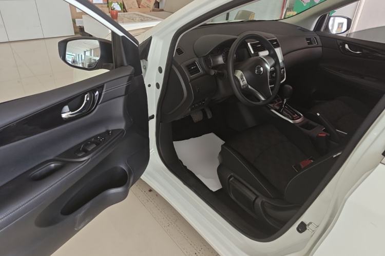 Used Nissan Tiida 2024 1.6L CVT Cool Dynamic Edition Driver Seat