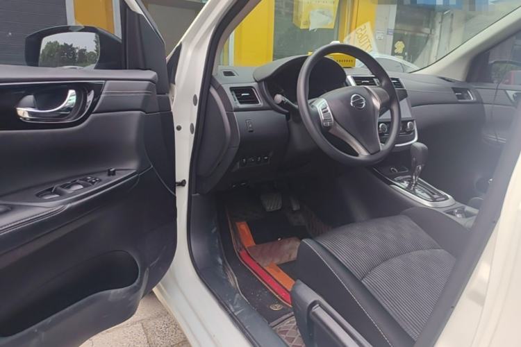 Used Nissan Tiida 2024 1.6L CVT Cool Dynamic Edition Driver Seat