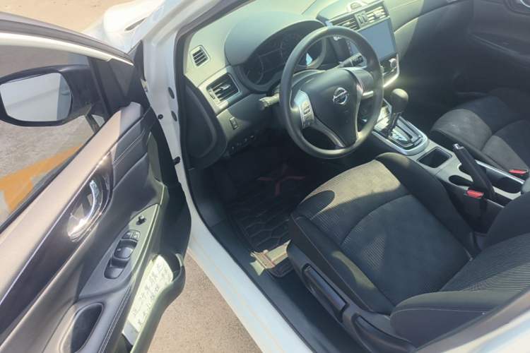 Used Nissan Tiida 2024 1.6L CVT Cool Dynamic Edition Driver Seat