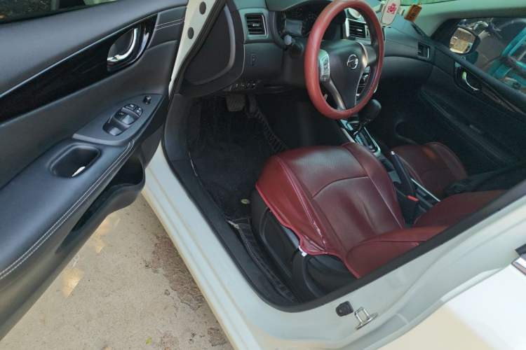 Used Nissan Tiida 2024 1.6L CVT Cool Dynamic Edition Driver Seat