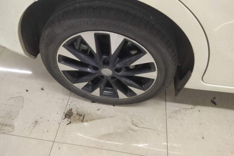 Used Nissan Tiida 2024 1.6L CVT ZhiZun Edition Exterior 5