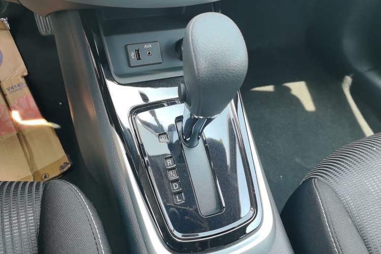 Used Nissan Tiida 2024 1.6L CVT Cool Dynamic Edition Gear Lever