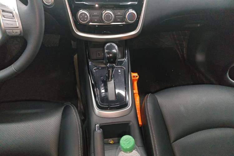 Used Nissan Tiida 2024 1.6L CVT Smart Drive Edition Gear Lever