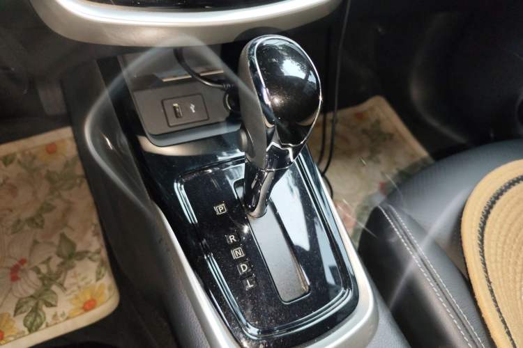 Used Nissan Tiida 2024 1.6L CVT ZhiZun Edition Gear Lever