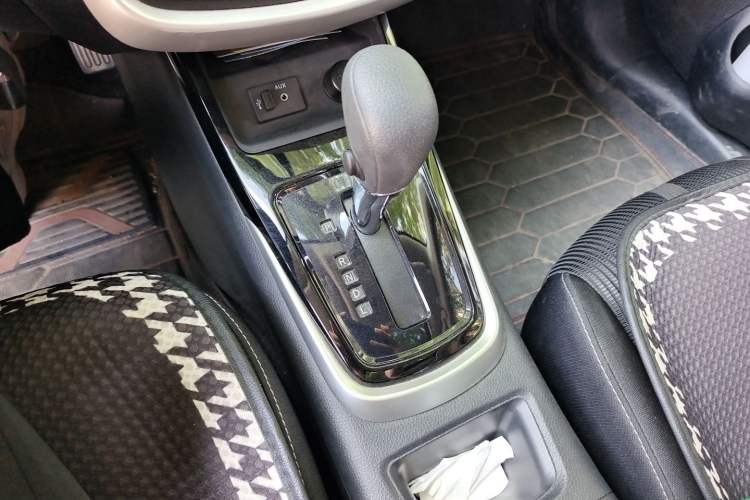 Used Nissan Tiida 2024 1.6L CVT Cool Dynamic Edition Gear Lever