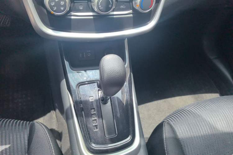 Used Nissan Tiida 2024 1.6L CVT Cool Dynamic Edition Gear Lever
