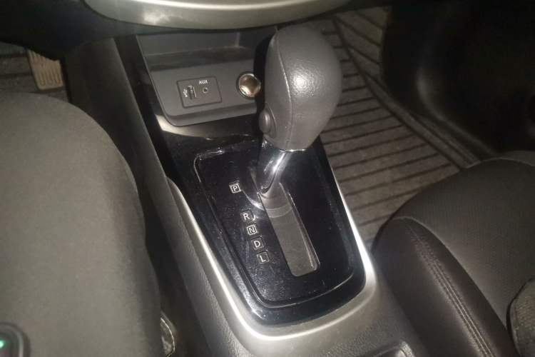 Used Nissan Tiida 2024 1.6L CVT Cool Dynamic Edition Gear Lever
