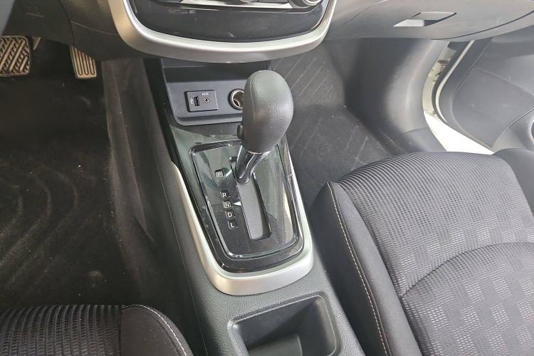 Used Nissan Tiida 2024 1.6L CVT Cool Dynamic Edition Gear Lever