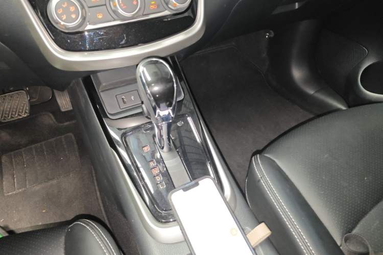 Used Nissan Tiida 2024 1.6L CVT Smart Drive Edition Gear Lever