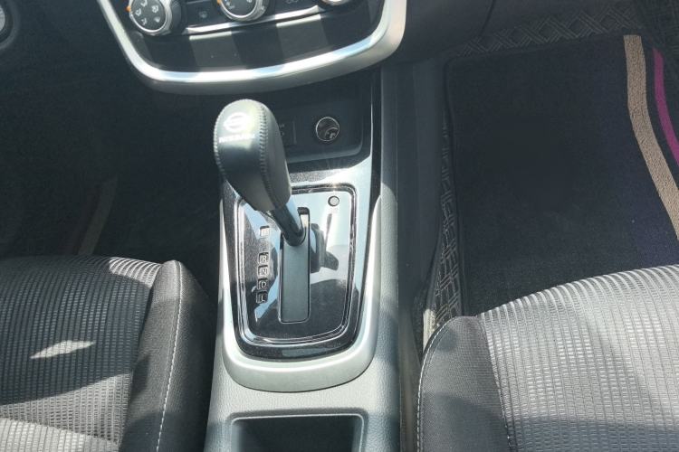 Used Nissan Tiida 2024 1.6L CVT Cool Dynamic Edition Gear Lever