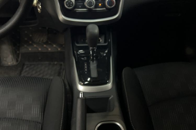 Used Nissan Tiida 2024 1.6L CVT Cool Dynamic Edition Gear Lever