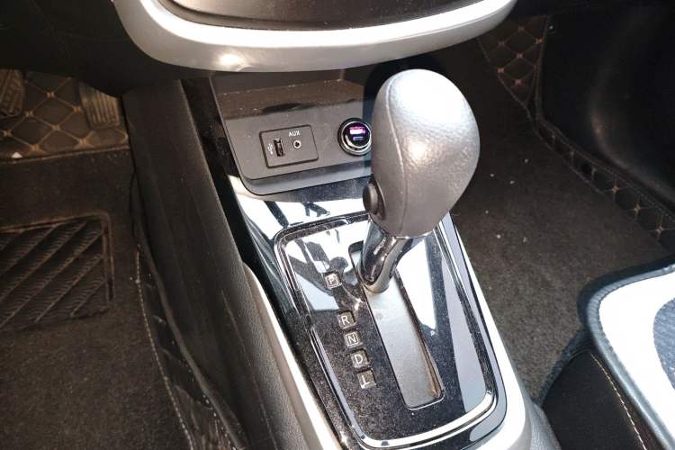 Used Nissan Tiida 2024 1.6L CVT Cool Dynamic Edition Gear Lever