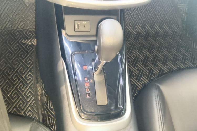 Used Nissan Tiida 2024 1.6L CVT Cool Dynamic Edition Gear Lever