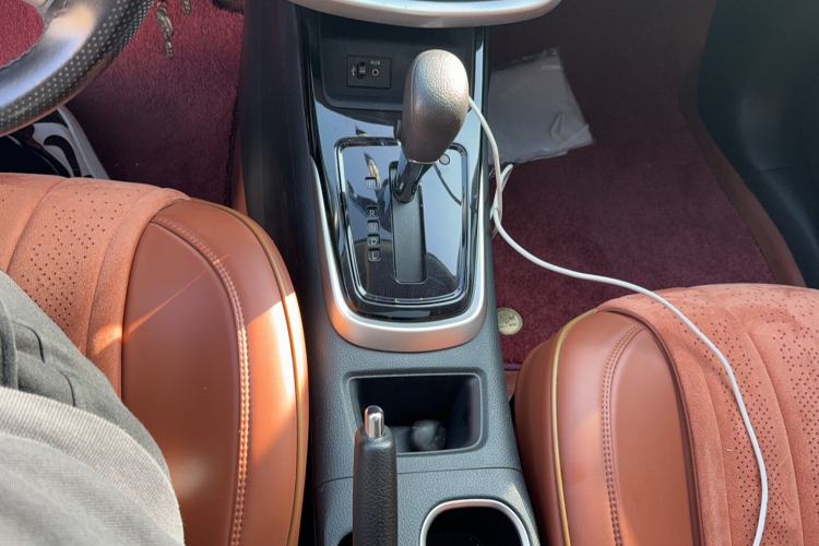 Used Nissan Tiida 2024 1.6L CVT Cool Dynamic Edition Gear Lever