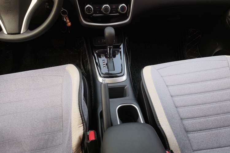 Used Nissan Tiida 2024 1.6L CVT Cool Dynamic Edition Gear Lever