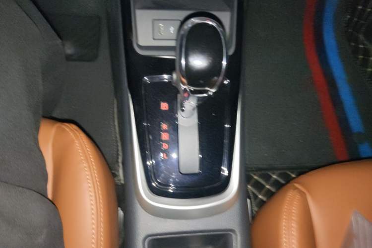 Used Nissan Tiida 2024 1.6L CVT Smart Drive Edition Gear Lever