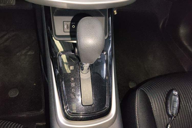 Used Nissan Tiida 2024 1.6L CVT Cool Dynamic Edition Gear Lever