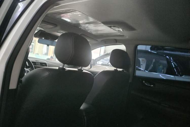 Used Nissan Tiida 2024 1.6L CVT Smart Drive Edition Headliner