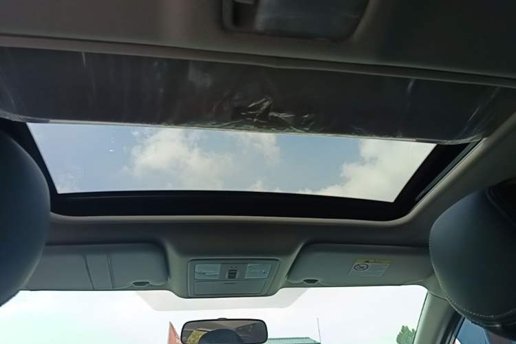 Used Nissan Tiida 2024 1.6L CVT Cool Dynamic Edition Headliner