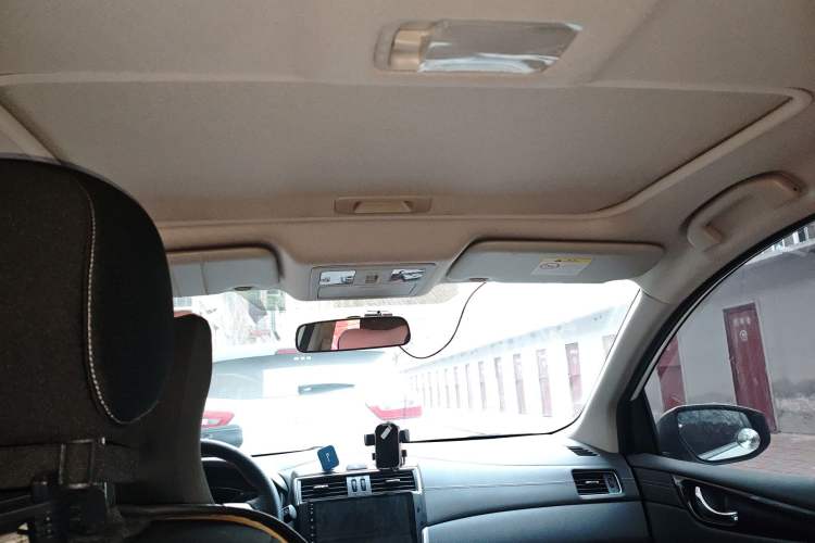 Used Nissan Tiida 2024 1.6L CVT Cool Dynamic Edition Headliner