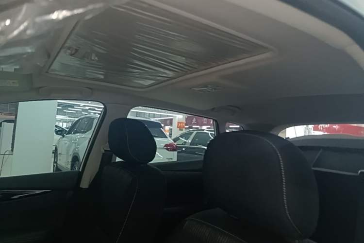 Used Nissan Tiida 2024 1.6L CVT Cool Dynamic Edition Headliner